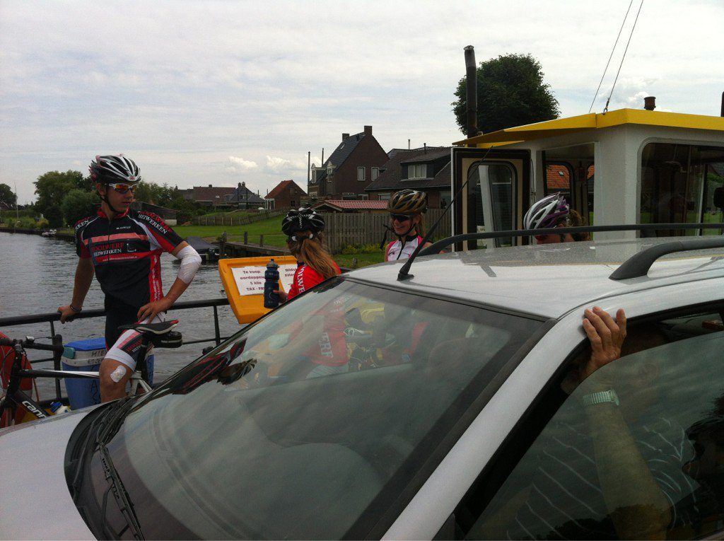 Met de #Radboudbikkels op het pontje